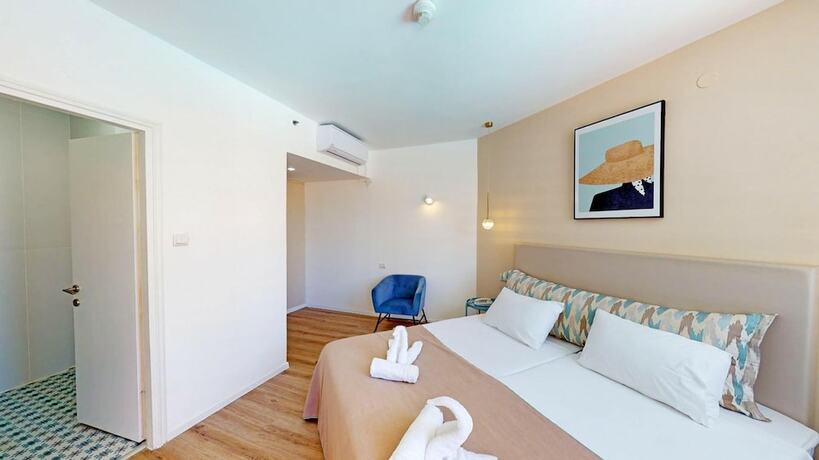 Imagen de la habitación del Acco Beach Hotel. Foto 9