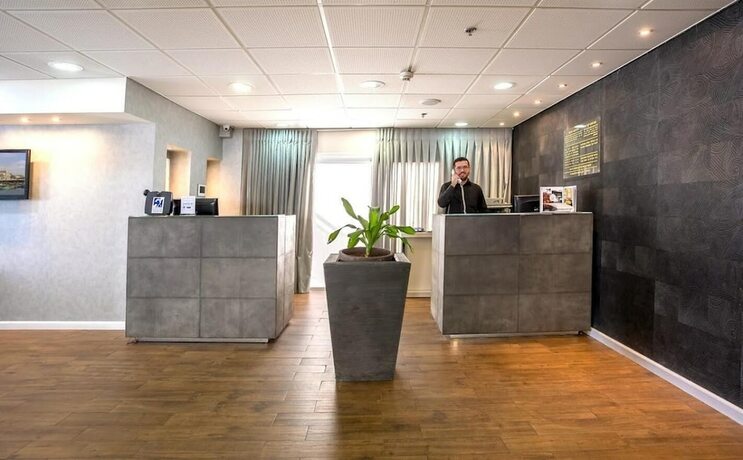 Imagen de los interiores del Acco Beach Hotel. Foto 18