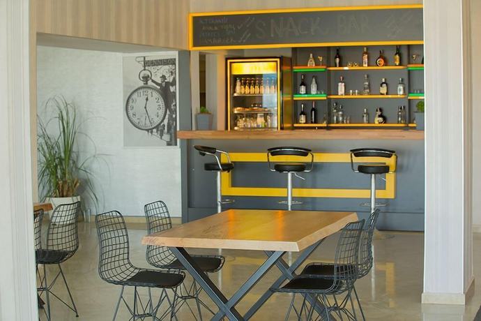 Imagen del bar/restaurante del Acem Hotel, Ayvalik. Foto 4