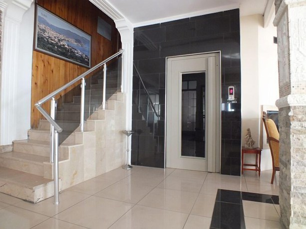 Imagen de los interiores del Acet Hotel. Foto 19