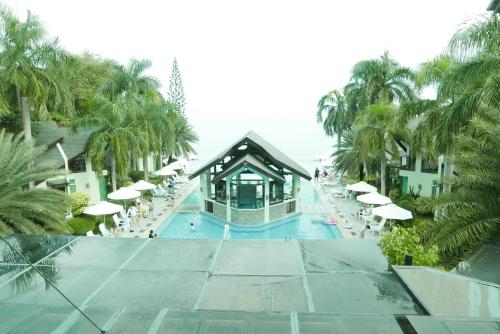 Imagen general del Acuatico Beach Resort & Hotel Inc.. Foto 2