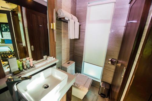 Imagen general del Acuatico Beach Resort & Hotel Inc.. Foto 7