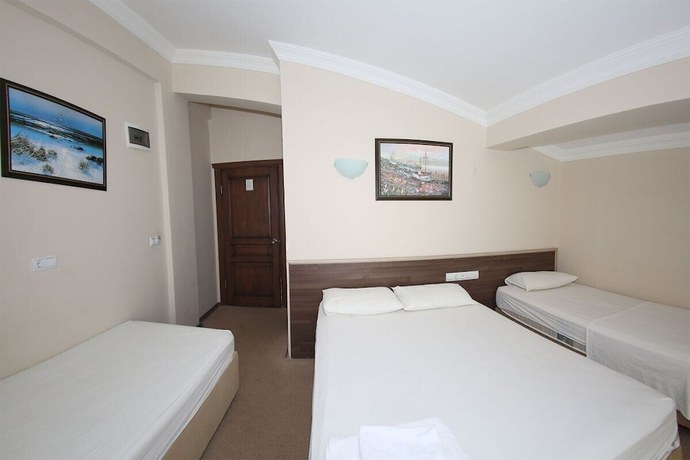 Imagen de la habitación del Adahan Hotel. Foto 8