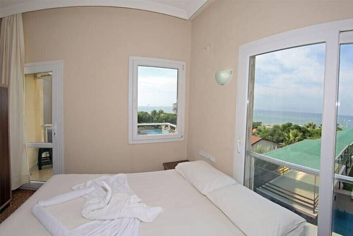 Imagen de la habitación del Adahan Hotel. Foto 9