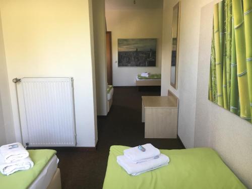 Imagen de la habitación del Adam Hotel. Foto 6