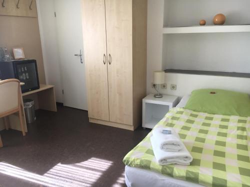 Imagen de la habitación del Adam Hotel. Foto 8