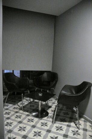 Imagen general del Adams Suit. Foto 11