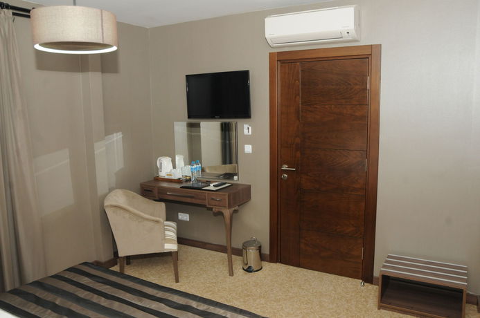 Imagen del bar/restaurante del Adana City Hotel. Foto 4