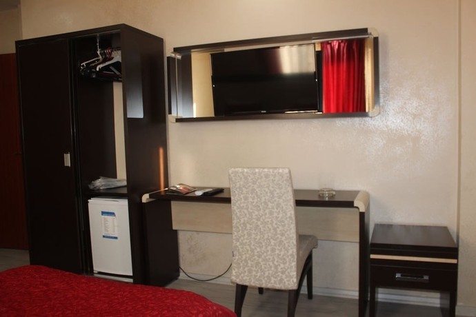 Imagen de la habitación del Adana Kucuksaat Hotel. Foto 9