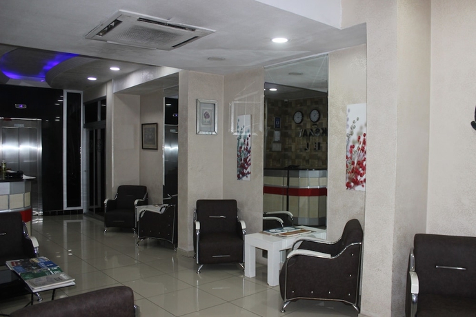 Imagen de los interiores del Adana Kucuksaat Hotel. Foto 17