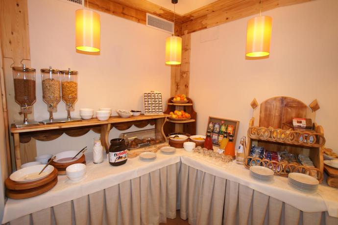 Imagen general del Adler Family and Wellness ApartHotel. Foto 13