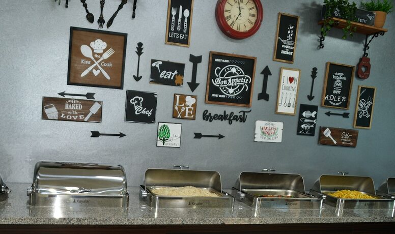 Imagen del bar/restaurante del Adler Hotel. Foto 14