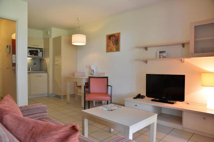 Imagen de la habitación del Adonis Divonne-Les-Bains R&eacute;sidence Du Lac. Foto 2