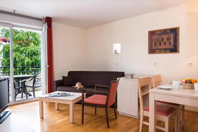 Imagen de la habitación del Adonis Divonne-Les-Bains R&eacute;sidence Du Lac. Foto 14