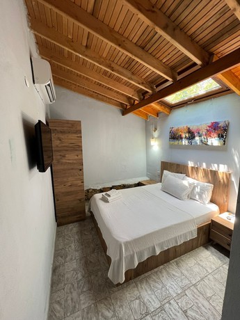 Imagen de la habitación del Ados Hotel. Foto 5