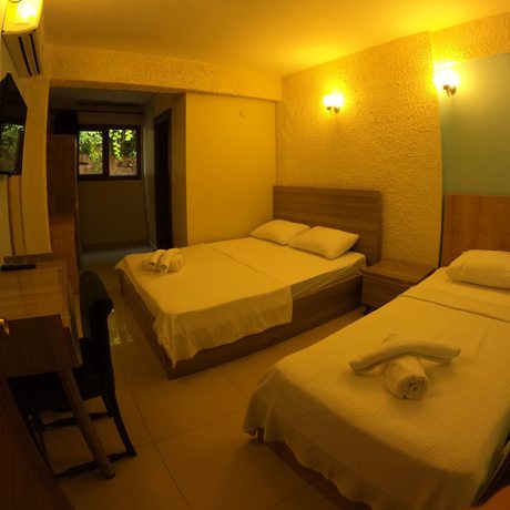 Imagen de la habitación del Ados Hotel. Foto 7