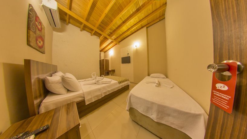 Imagen de la habitación del Ados Hotel. Foto 17