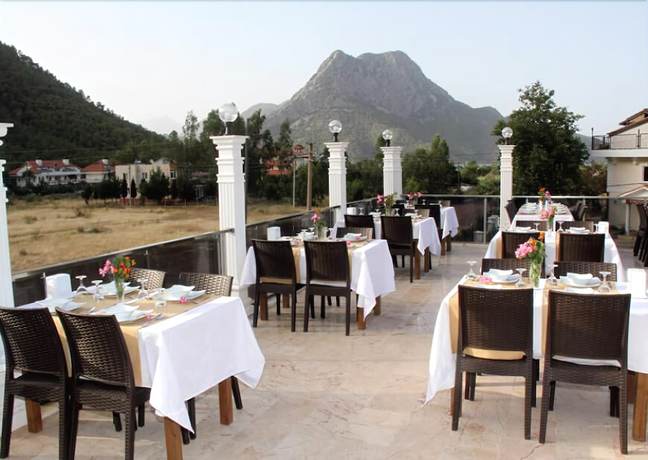 Imagen del bar/restaurante del Adrasan Beltom Beach Hotel. Foto 5