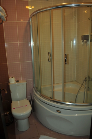 Imagen de la habitación del Adrien Hotel. Foto 6