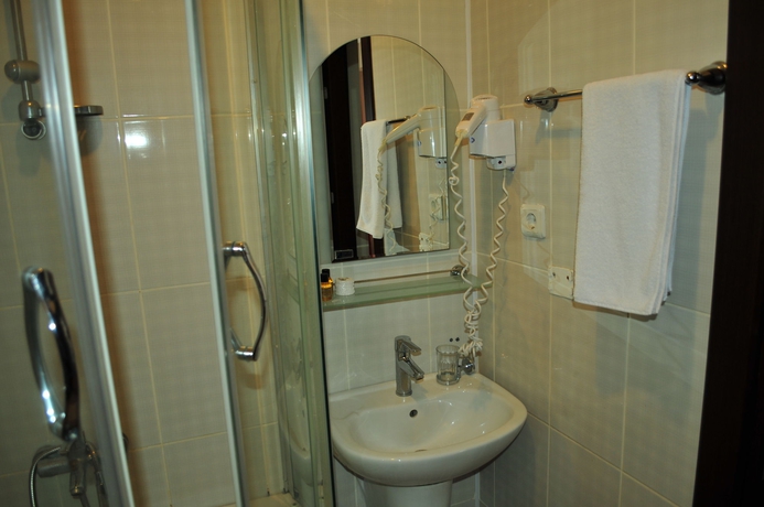 Imagen de la habitación del Adrien Hotel. Foto 7