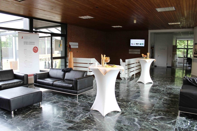 Imagen de los interiores del Adventure Campus. Foto 17