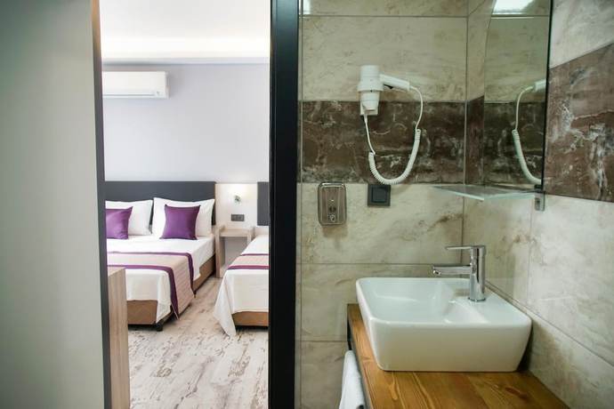 Imagen de la habitación del Af-Ra Hotel. Foto 4