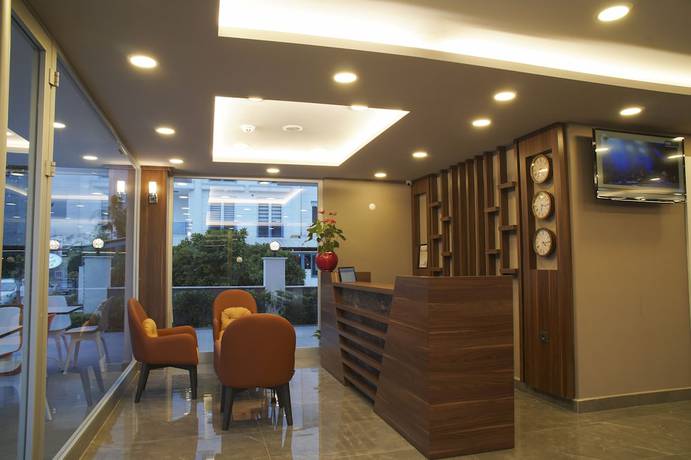 Imagen de los interiores del Af-Ra Hotel. Foto 18