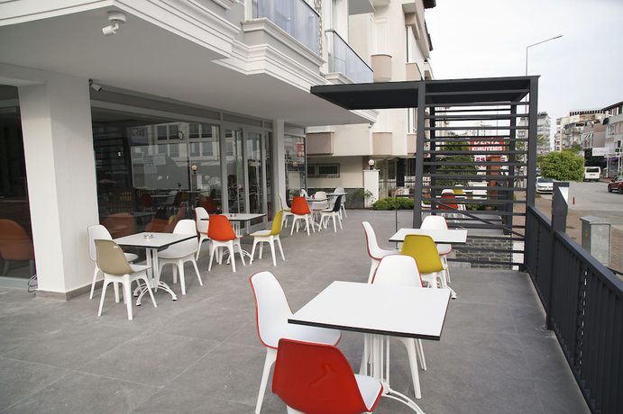 Imagen del bar/restaurante del Af-Ra Hotel. Foto 2