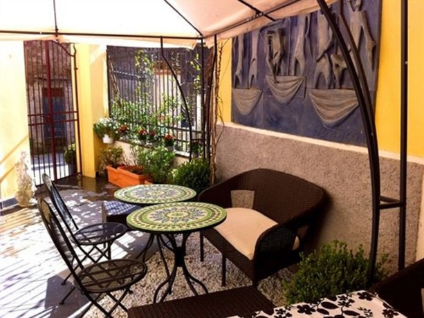 Imagen de los exteriores del Affittacamere Monterosso 5 Terre. Foto 13