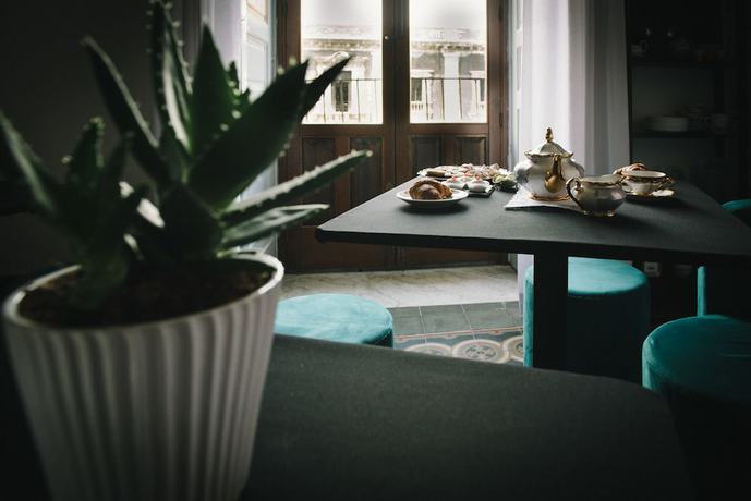 Imagen del bar/restaurante del Agatha Hotel. Foto 2