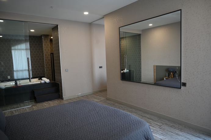 Imagen de la habitación del Agora Suites. Foto 5