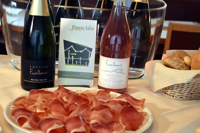 Imagen del bar/restaurante del Agritur Ponte Alto. Foto 7