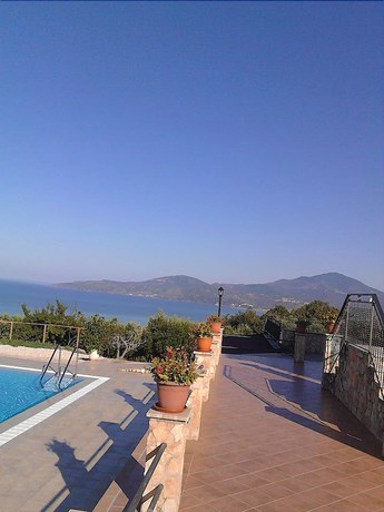 Imagen de la piscina del Agriturismo Aurella. Foto 11