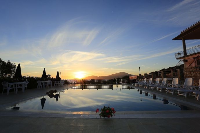 Imagen de la piscina del Agriturismo Aurella. Foto 12