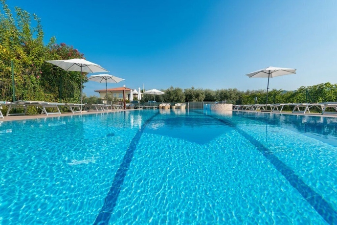 Imagen de la piscina del Agriturismo Costadoro. Foto 15