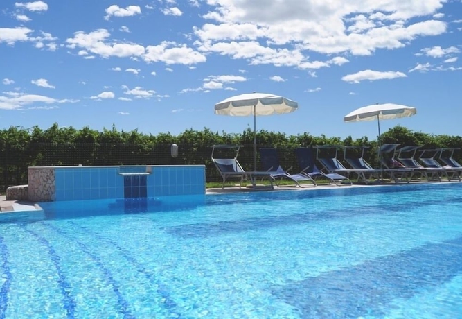 Imagen de la piscina del Agriturismo Costadoro. Foto 17