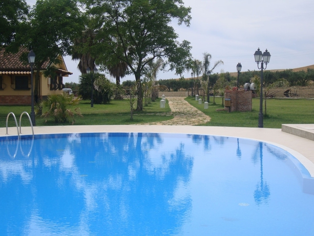 Imagen de la piscina del Agriturismo Fieri. Foto 14