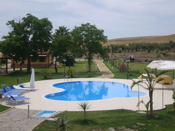 Imagen de la piscina del Agriturismo Fieri. Foto 15