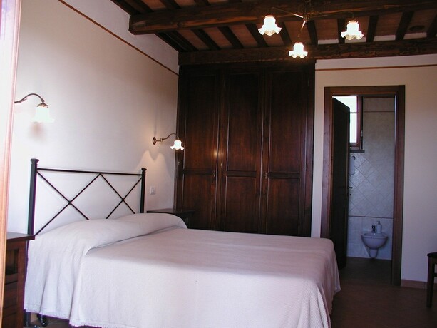 Imagen de la habitación del Agriturismo Giuncola e Granaiolo. Foto 19