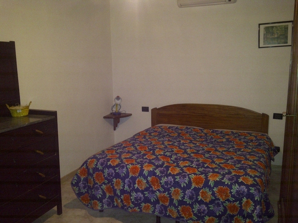 Imagen de la habitación del Agriturismo La Quercia, Arbus. Foto 11