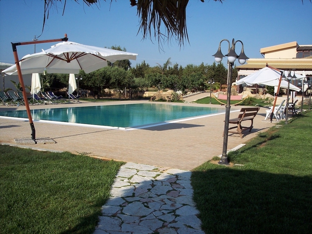 Imagen de la piscina del Agriturismo Le Arcate. Foto 19