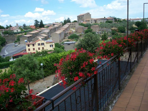 Imagen de los exteriores del Agriturismo Poggio Torreano. Foto 11