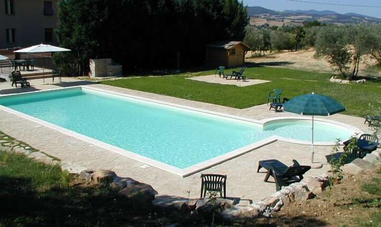 Imagen de la piscina del Agriturismo Poponi. Foto 8