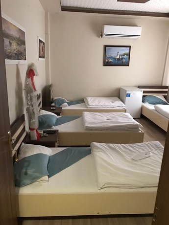 Imagen de la habitación del Ahranis Hotel. Foto 7