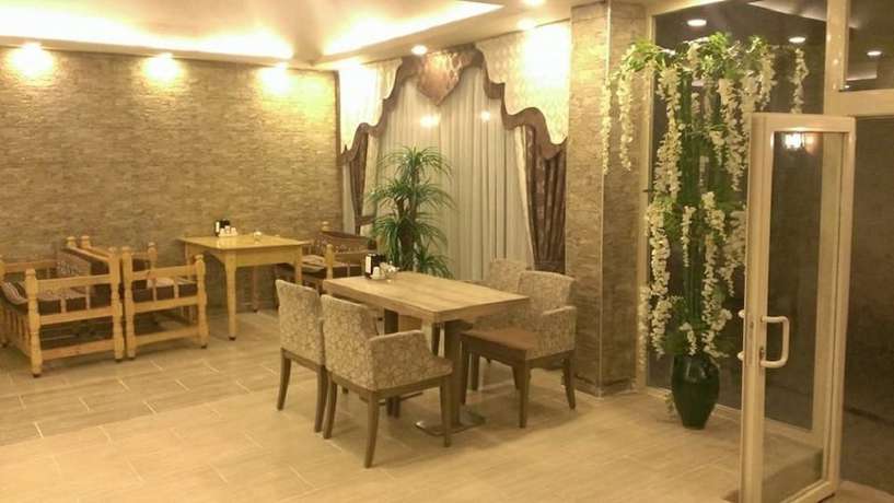 Imagen del bar/restaurante del Ahranis Hotel. Foto 3