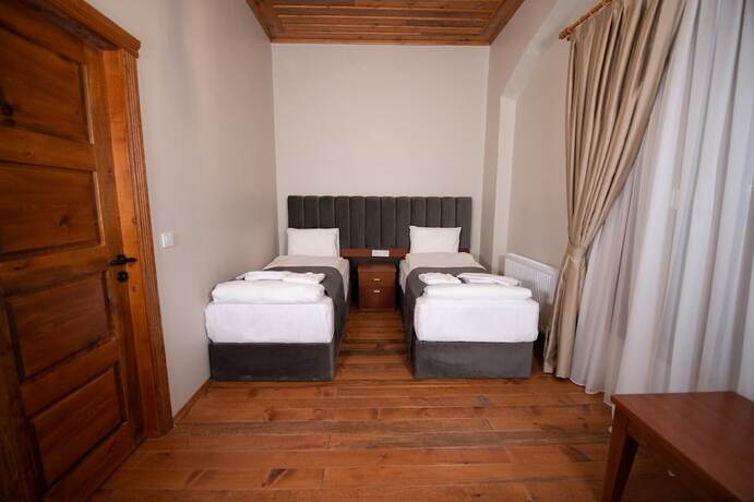 Imagen general del Ahıska Palas. Foto 2