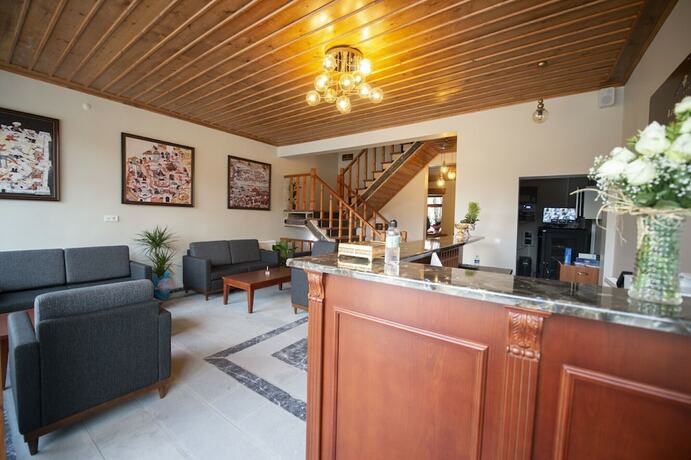 Imagen general del Ahıska Palas. Foto 12