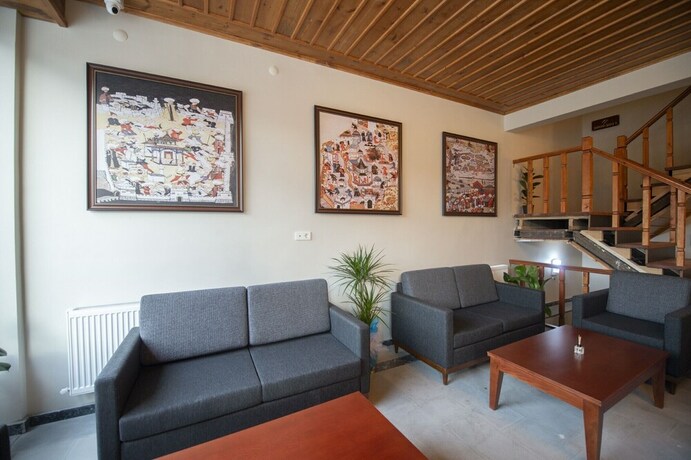 Imagen general del Ahıska Palas. Foto 14