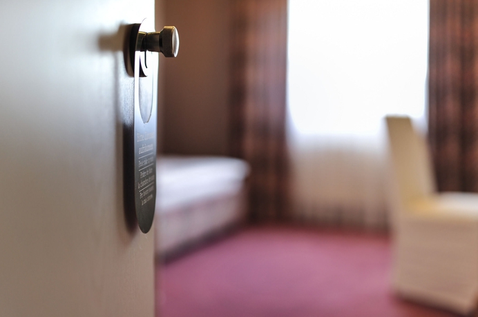 Imagen de la habitación del Airport Hotel By The New Yorker. Foto 6