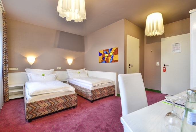 Imagen de la habitación del Airport Hotel By The New Yorker. Foto 7